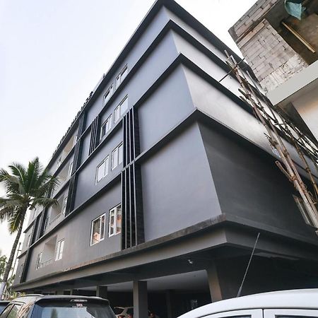 Vaccinated Staff- Oyo Townhouse 384 Nk Hotels Dispur Exterior foto